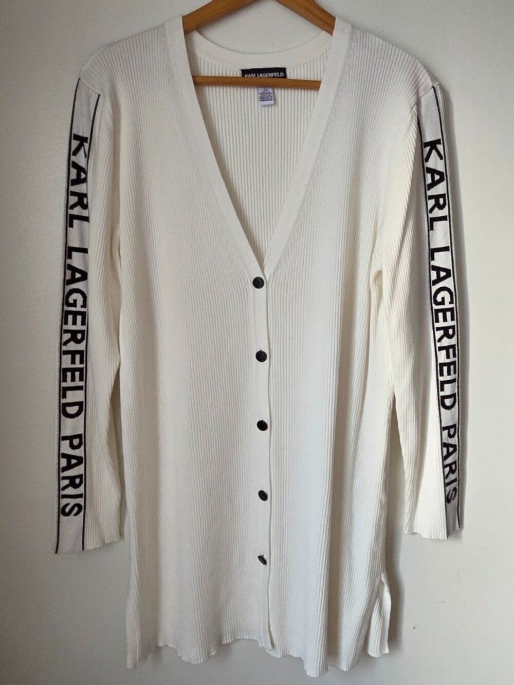 EUC KARL LAGERFELD PARIS WHITE RIBBED DEEP V NECK BUTTONED SWEATER CARDIGAN SZ L